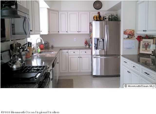 1702 Binnacle Rd - Photo 3 of 10