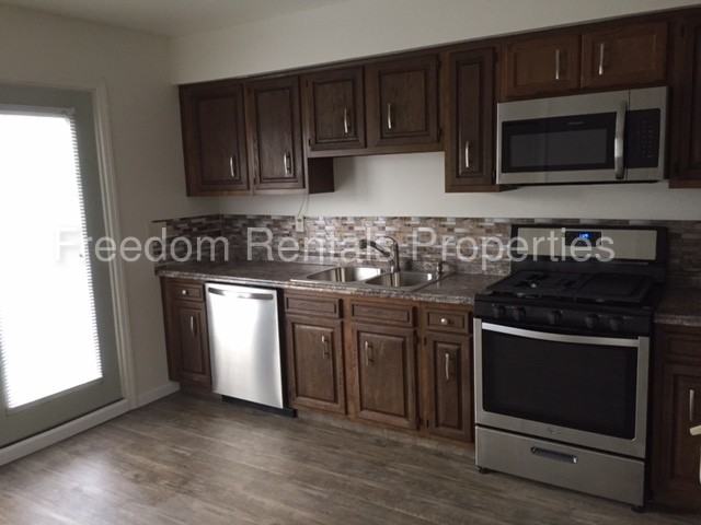 633 Apple View Ln - Photo 3 of 11