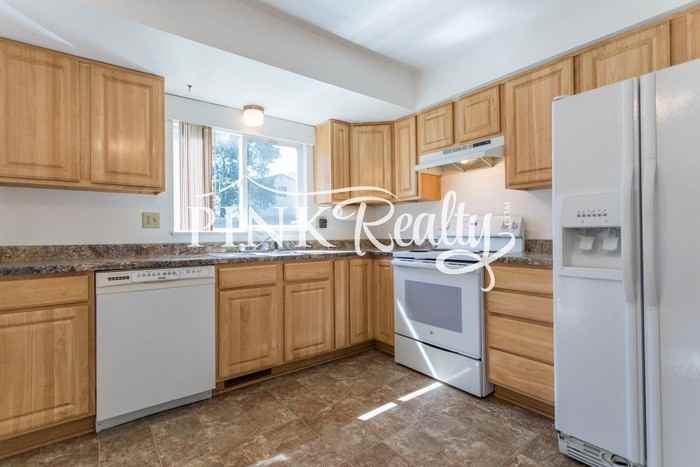 1307 Saratoga Dr - Photo 3 of 36