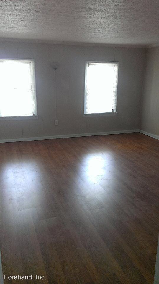 824 Village Highway - Photo 2 of 5