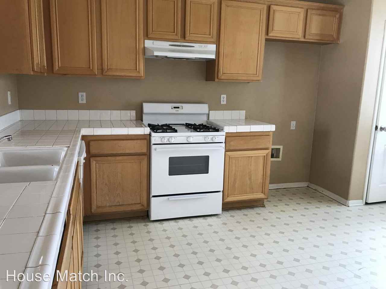 941 Nantucket St - Photo 3 of 14