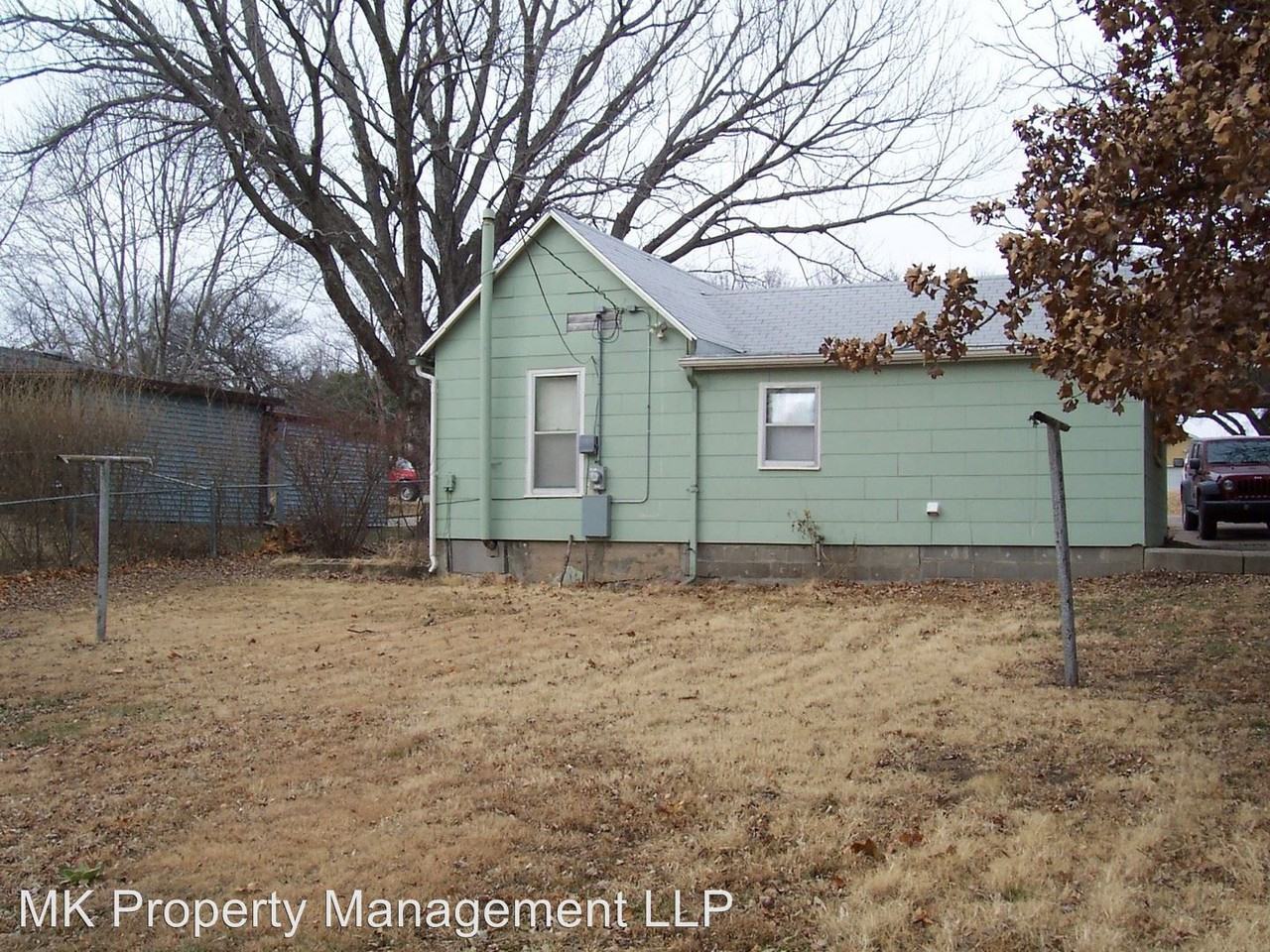 212 16th St - Photo 2 of 8