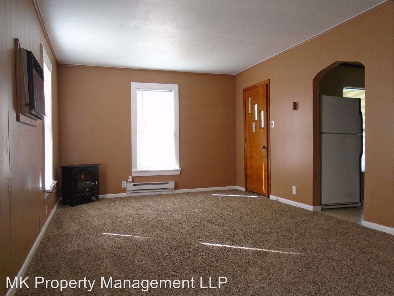 212 16th St - Photo 3 of 8