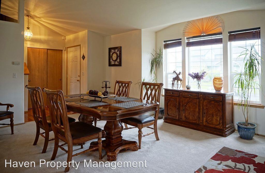 17017 115th Ave E - Photo 3 of 18