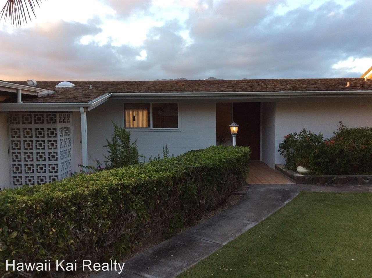 366 Poipu Dr - Photo 2 of 15