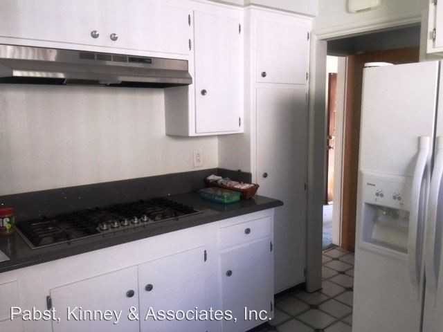6751 E 9th St - Photo 3 of 3