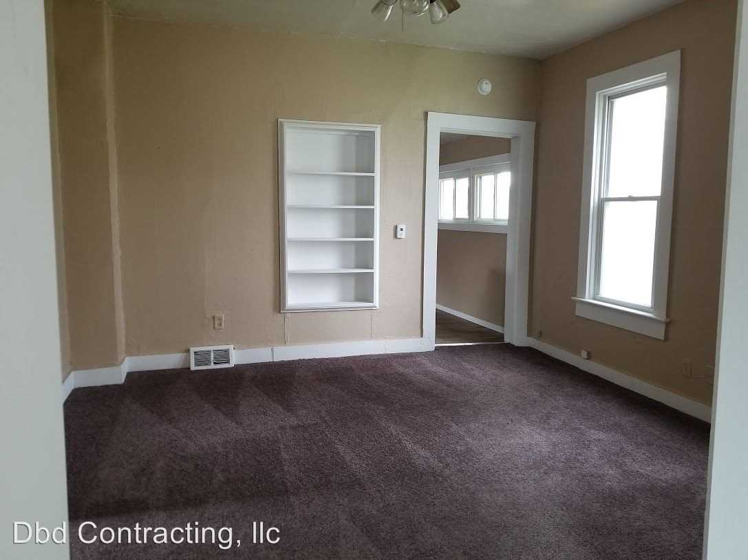 2802 Queen St - Photo 2 of 9