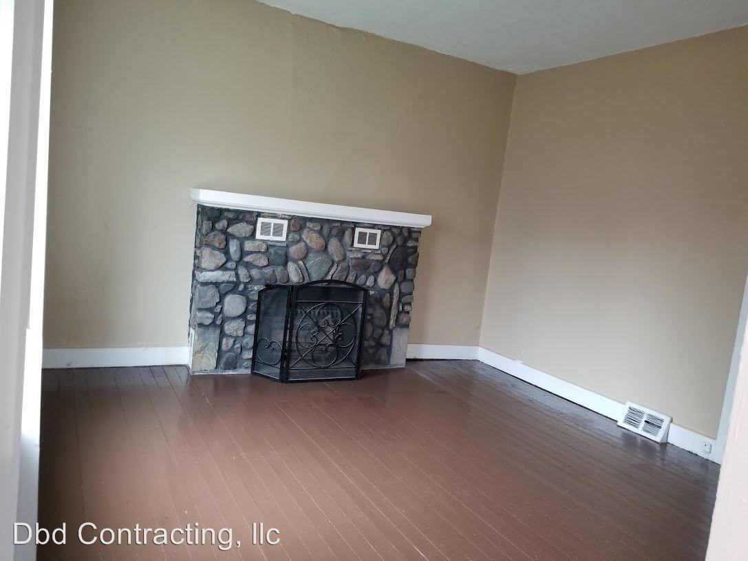2802 Queen St - Photo 3 of 9