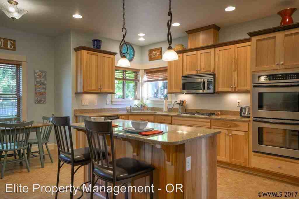 1155 SW Cole Pl - Photo 3 of 22