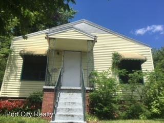 2034 Grover St - Photo 2 of 13