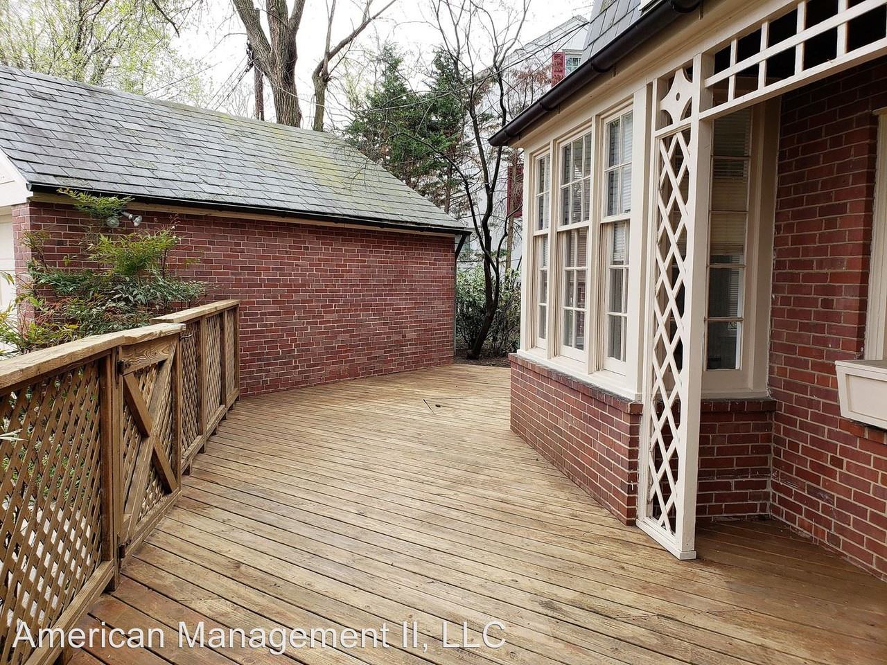 319 Suffolk Rd - Photo 3 of 13