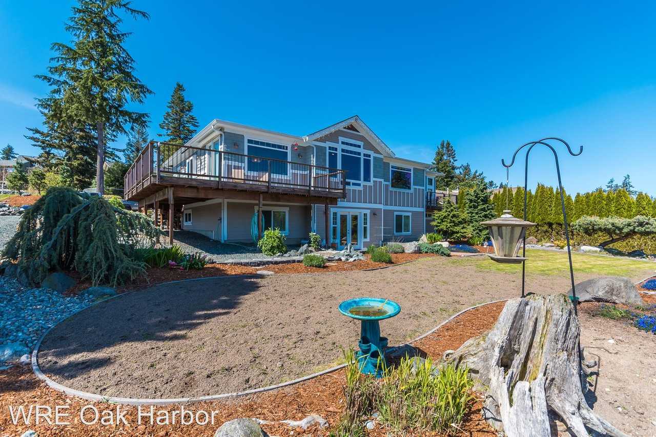 583 E Sunrise Blvd - Photo 2 of 17