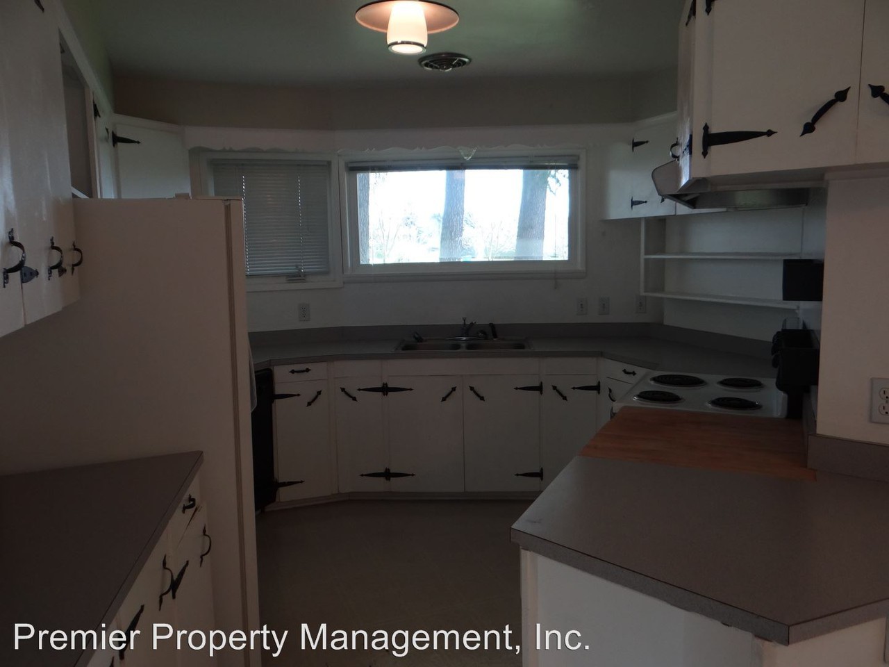 1004 SE 78th Ave - Photo 3 of 14