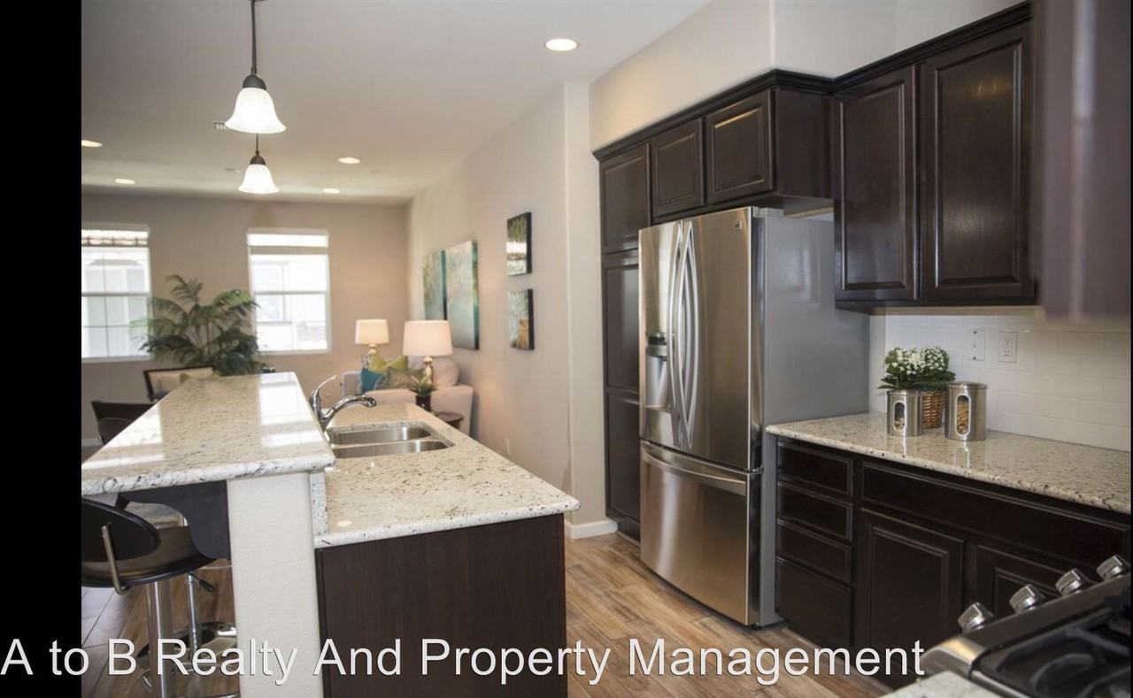 1021 Thyme Walkway - Photo 2 of 22