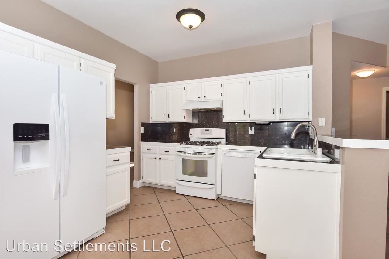 9717 W Port Orange Ln - Photo 3 of 29