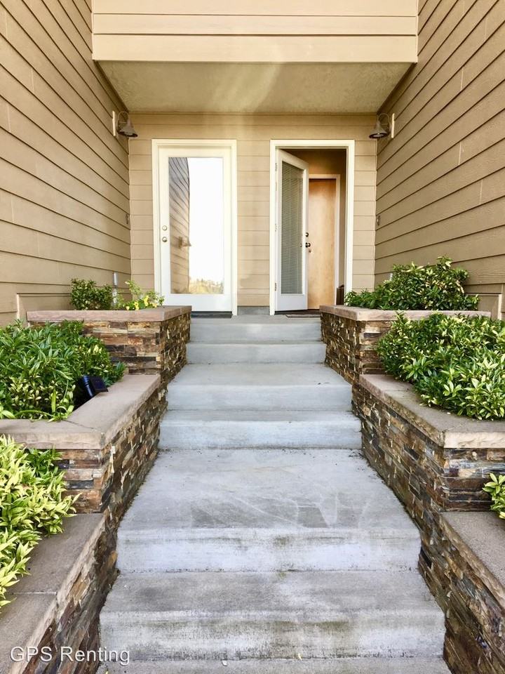 1311 16th Ave S #B - Photo 2 of 19