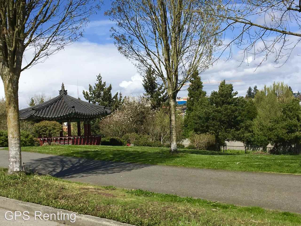 1311 16th Ave S #B - Photo 3 of 19