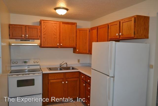 310 Jackson St - Photo 3 of 11