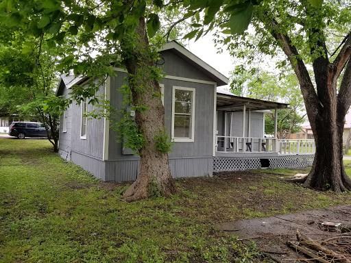 408 S Main St - Photo 3 of 13