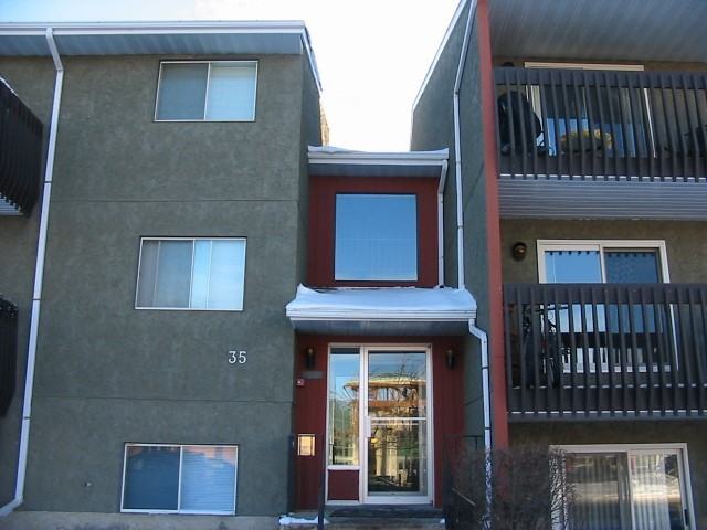 BOWER - 2 bdrm condo - small dogs OK - Photo 2 of 9