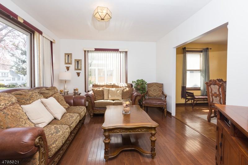 720 Golf Terrace - Photo 3 of 19