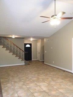 160 Windemere Dr - Photo 2 of 12