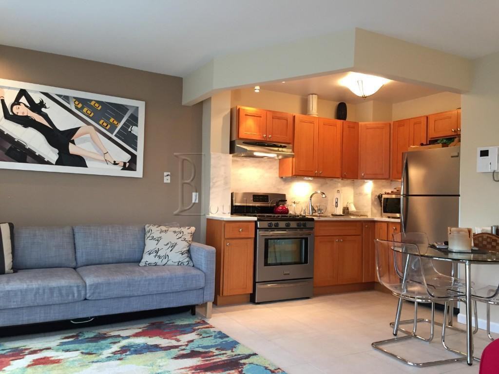 2170 31st St 2F - Photo 3 of 8