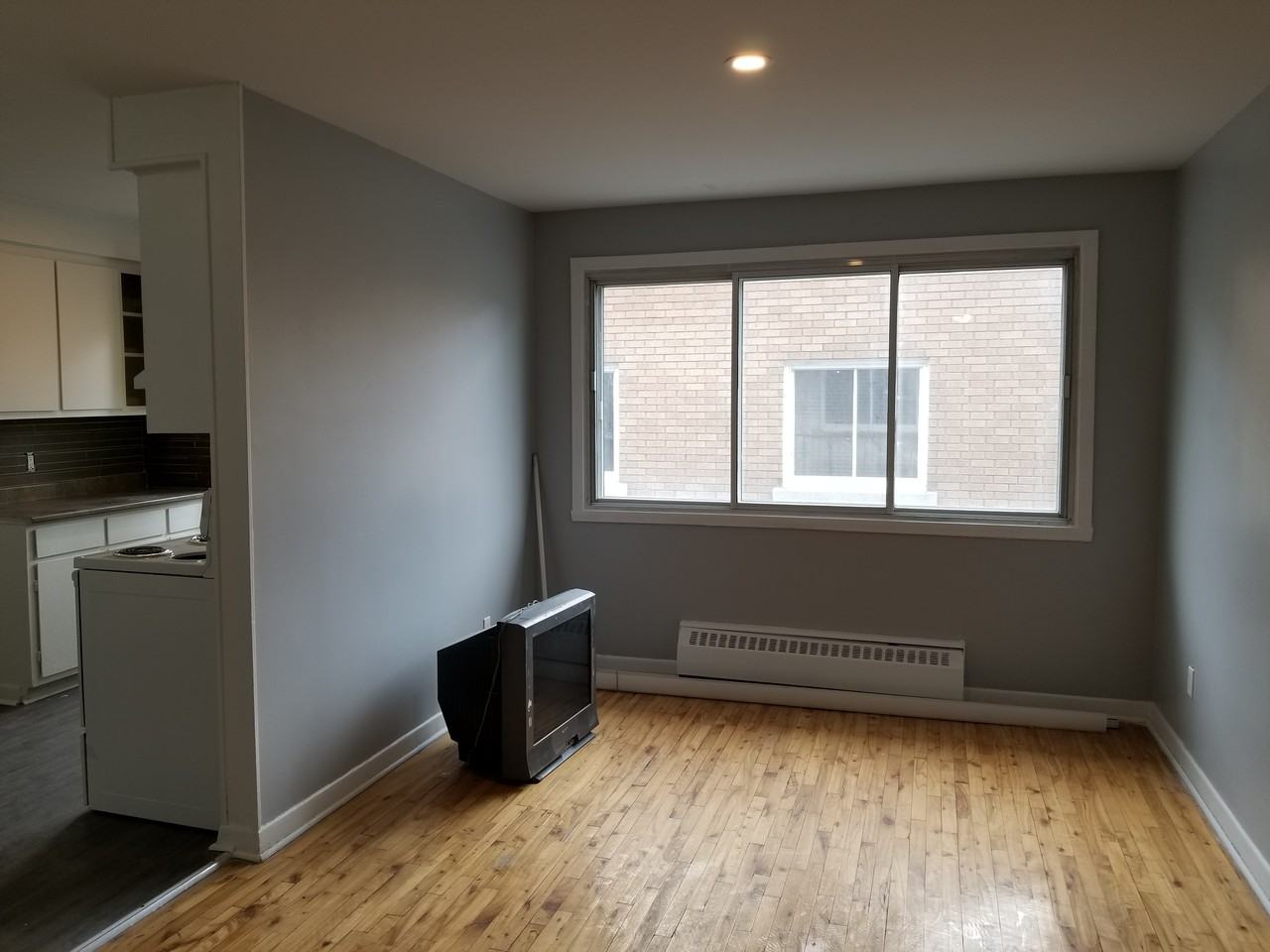 9860 Avenue Papineau 4, Montréal, QC H2B 1Z8 1 Bedroom Apartment for