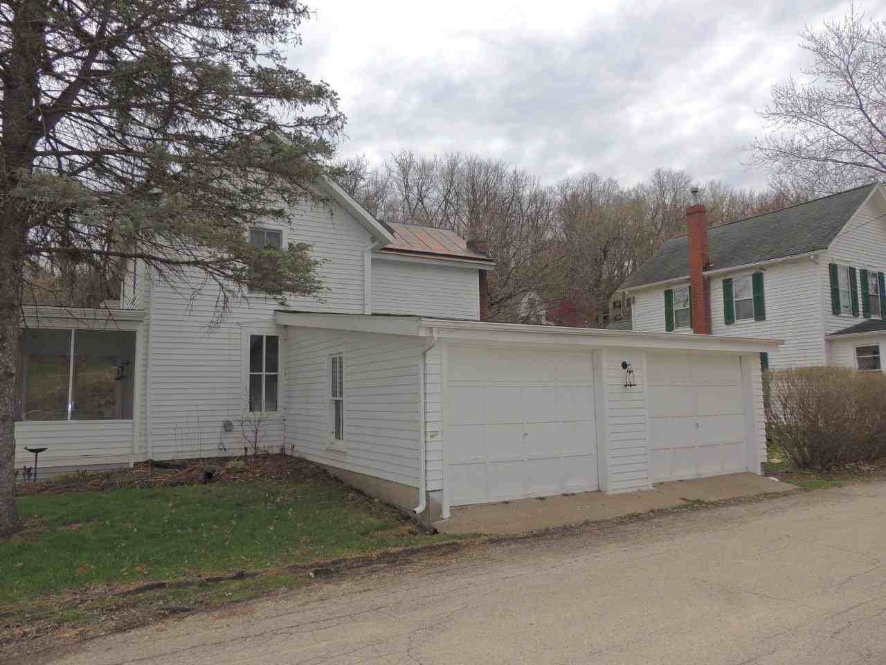 209 Jefferson St - Photo 3 of 14