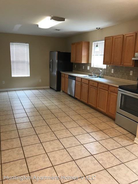 20-52 Preston Court - Photo 2 of 15