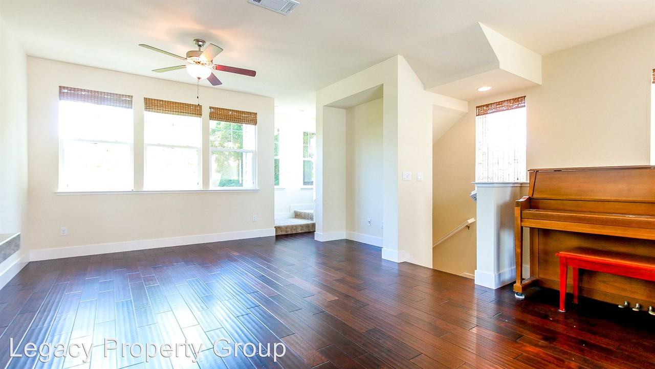 1110 Interlaken Terrace - Photo 3 of 23