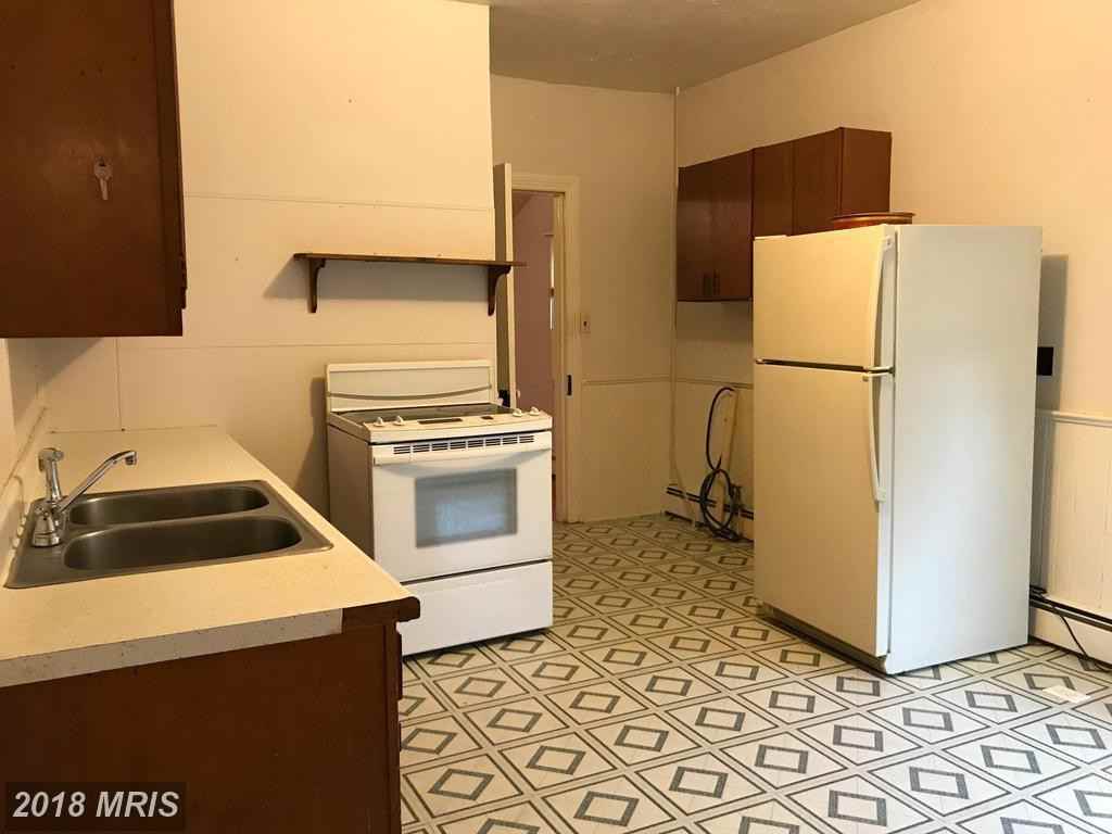 121 W Main St - Photo 3 of 10