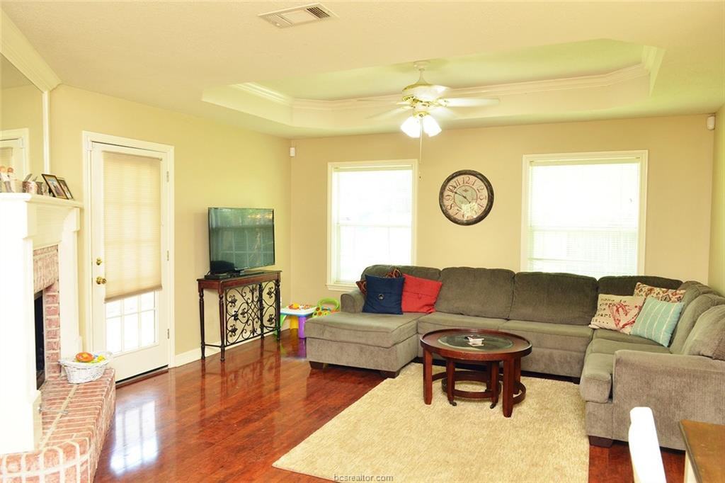 603 Aster Dr - Photo 3 of 14