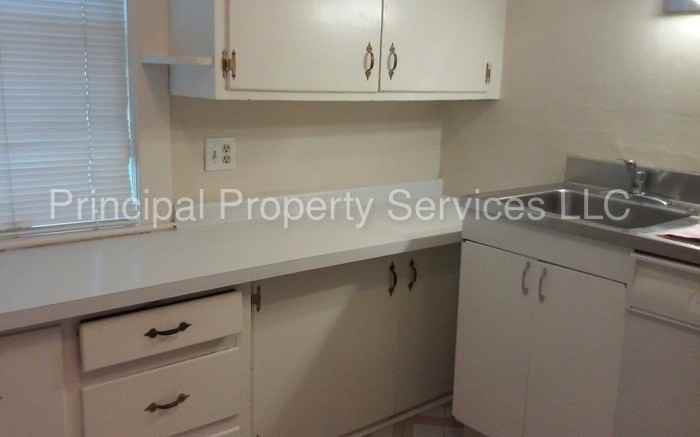 1430 Grignon St - Photo 2 of 16