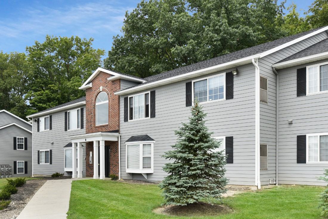 Portage Pointe Apartments - Photo 7 of 41