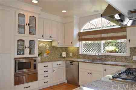 2581 Vista Dr - Photo 3 of 11