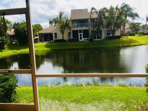 155 N Lakeshore Dr - Photo 2 of 5