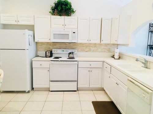 155 N Lakeshore Dr - Photo 3 of 5