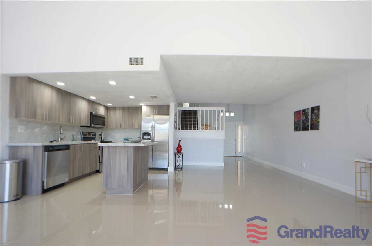 10941 North Lakeview Drive - Photo 3 of 23