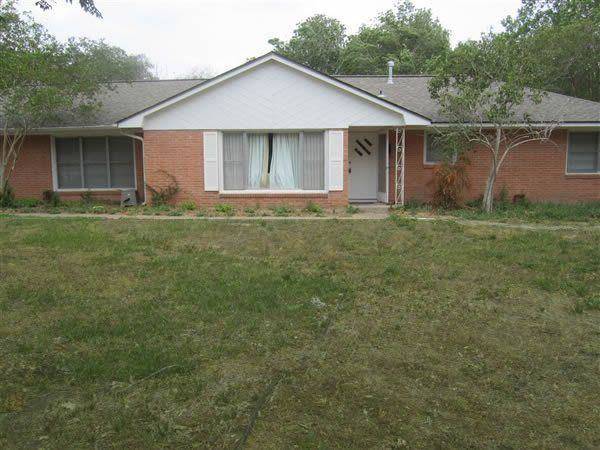 1209 Walton Dr - Photo 2 of 14