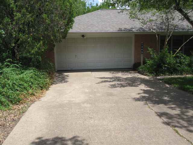 1209 Walton Dr - Photo 3 of 14