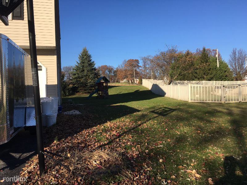 360 Pine Valley Dr - Photo 2 of 7