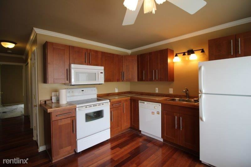 1044 Village Dr - Photo 2 of 11