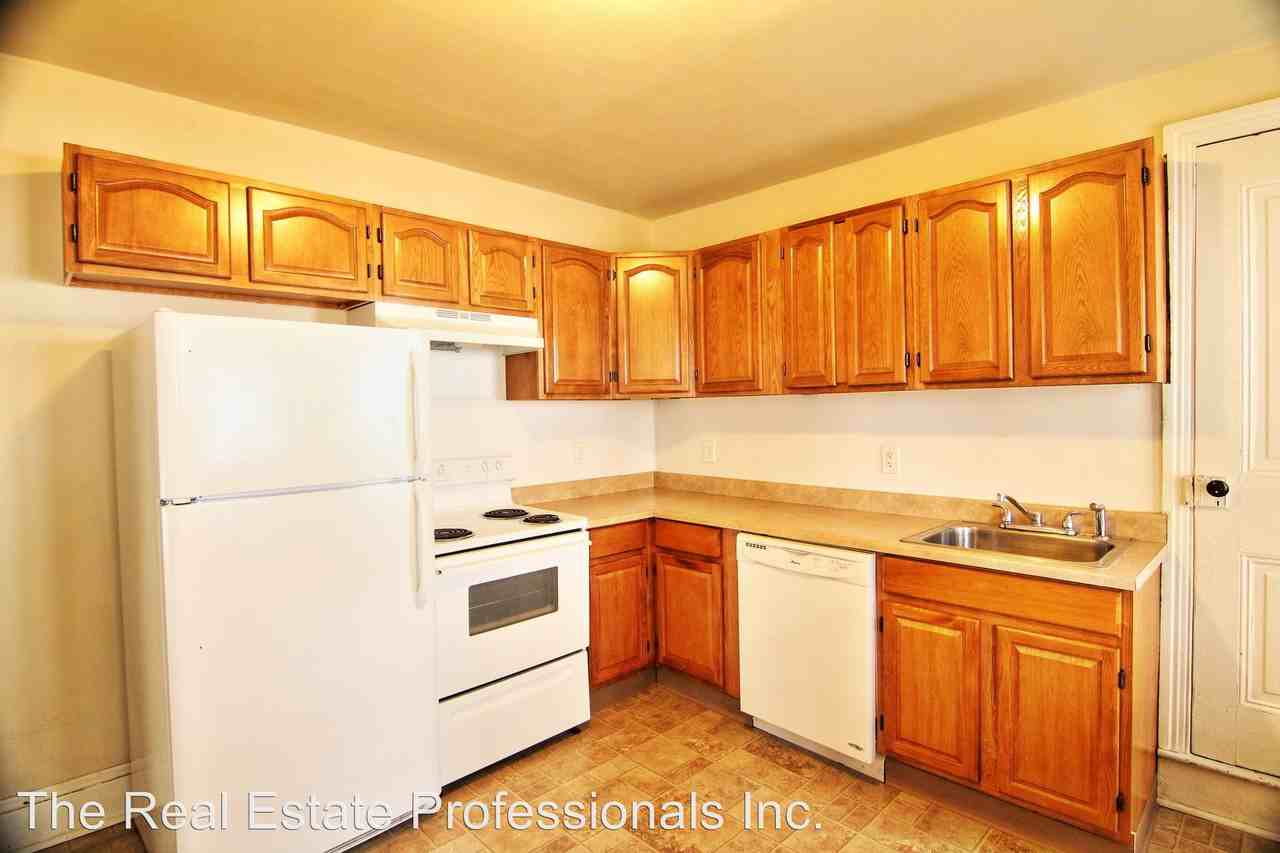 323 Glasgow St - Photo 2 of 10