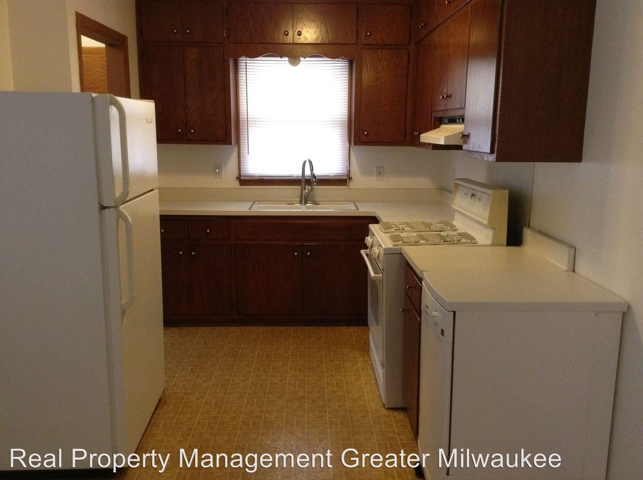 4961 N 85th St - Photo 3 of 19