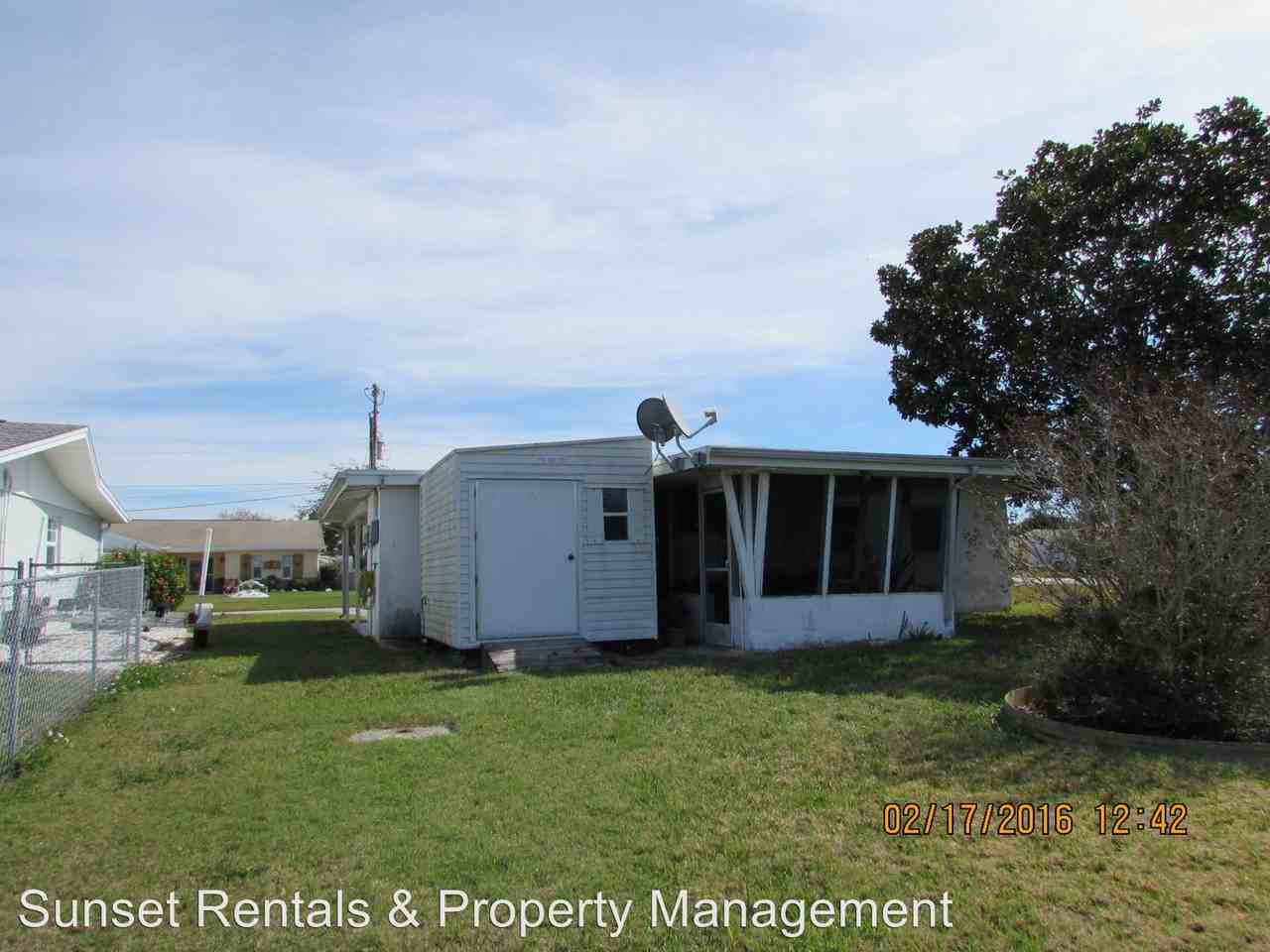 13617 Leslie Dr - Photo 2 of 9