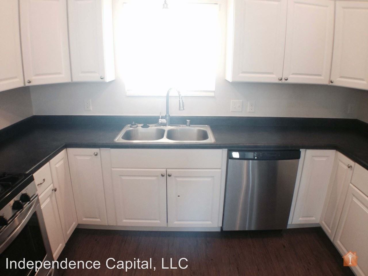 1192 Mockingbird Cir - Photo 3 of 32