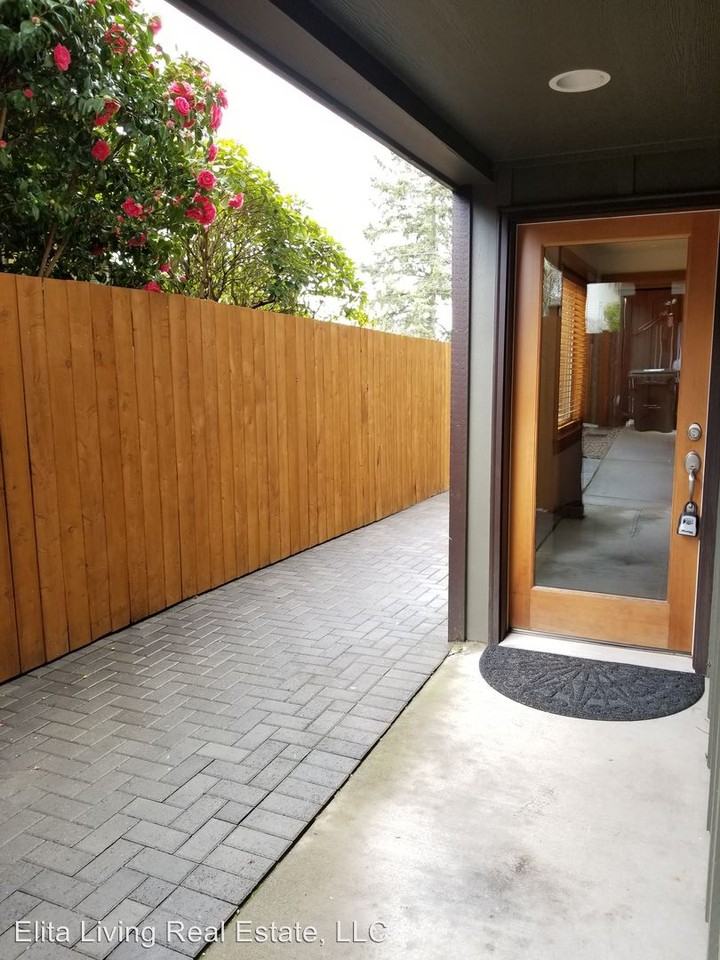 5643 California Ave SW #B - Photo 2 of 26