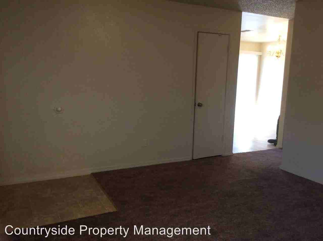 12115 Kadota Ave - Photo 2 of 14