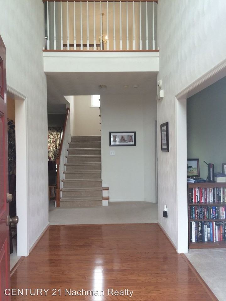 504 High Ridge Ct - Photo 2 of 32